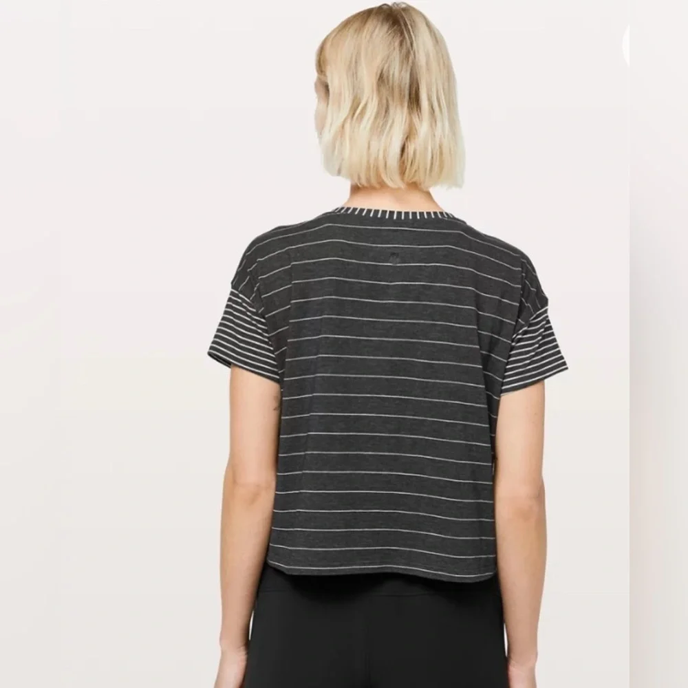Lululemon Cates Tee Short Serve Stripe Heathered Black White size 6